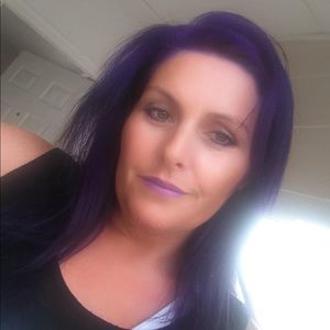 Meet your Posher, Larissa